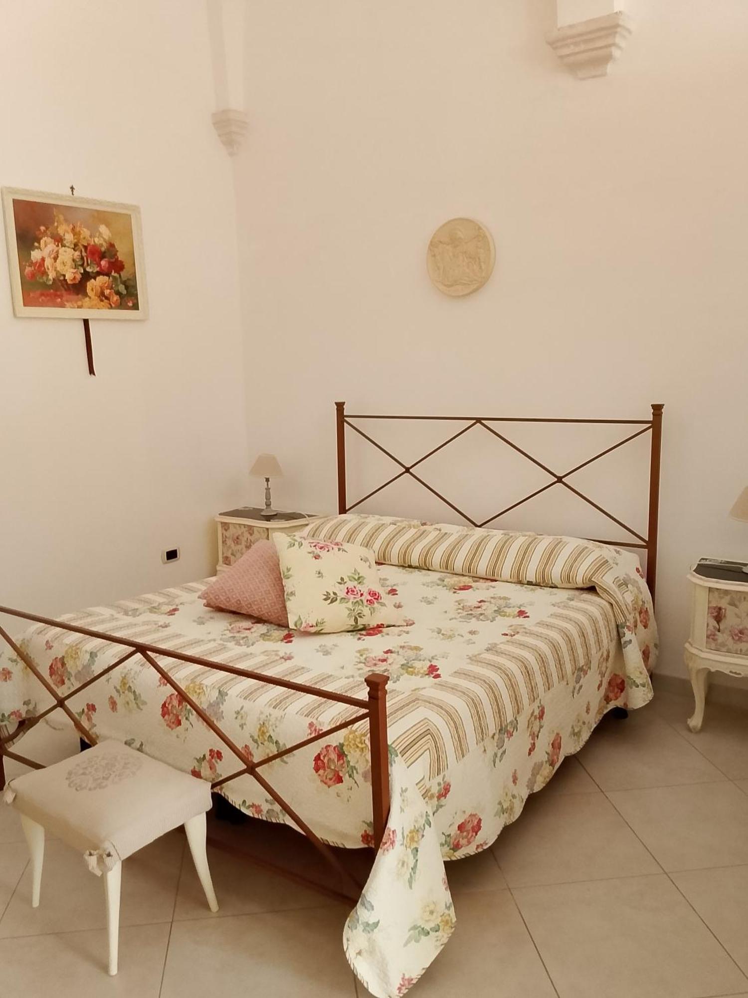 B&B A Due Passi Martina Franca Eksteriør billede