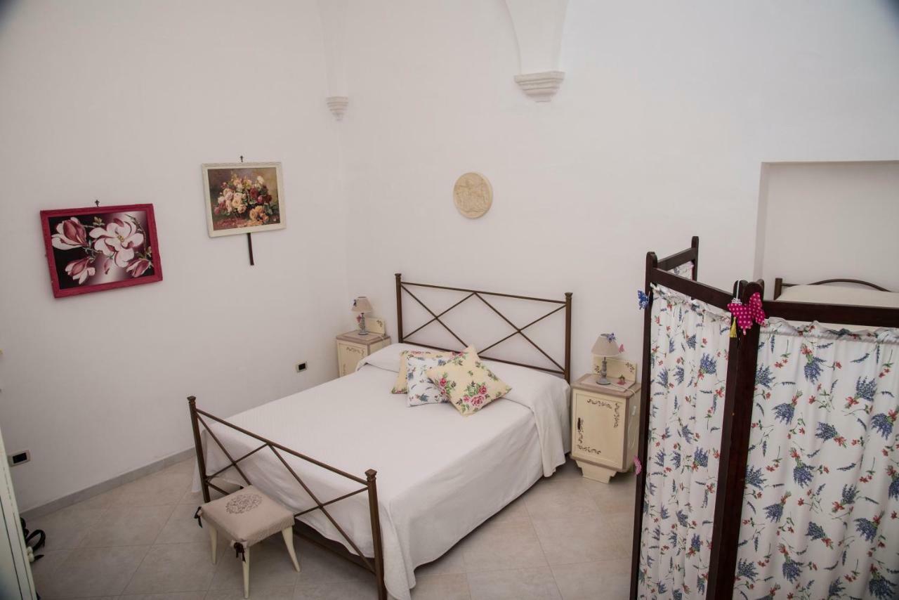B&B A Due Passi Martina Franca Eksteriør billede